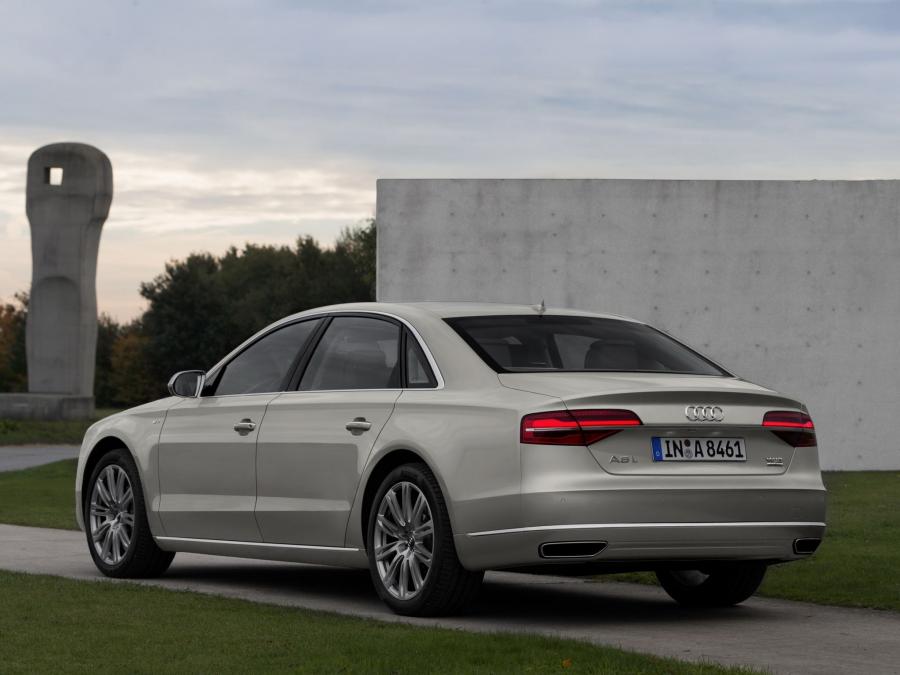  Audi A8L W12 Quattro (D4) 2013 года  (WW) (фото 3 из 24)
